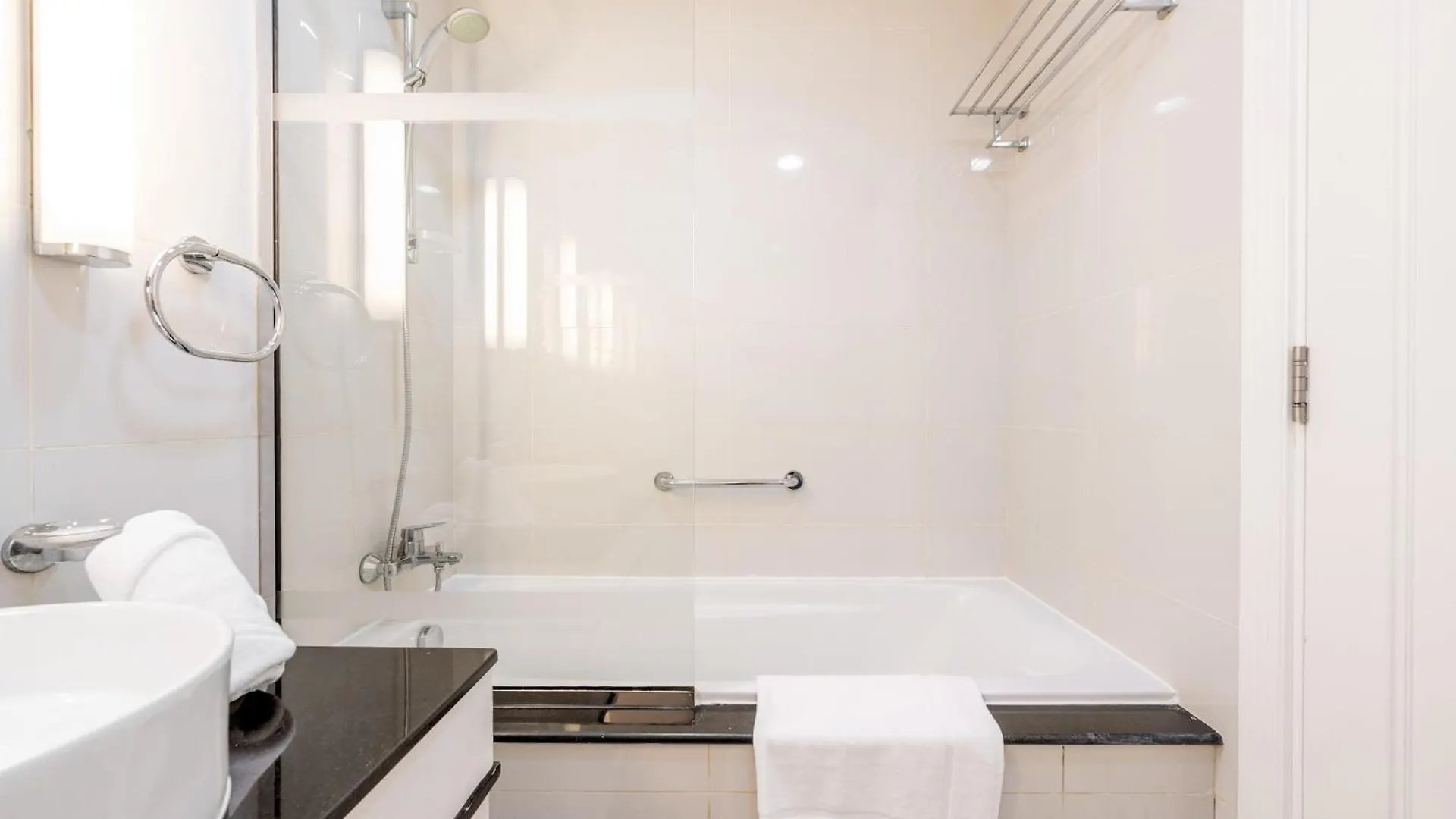 Damac Maison Mall Street Residences دبي الإمارات العربية المتحدة